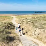 Holiday home Maison Confort Pour 8 Avec Jardin Saint-Gilles-Croix-de-Vie