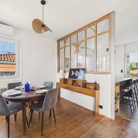 Holiday home Maison Confort Pour 8 Avec Jardin *