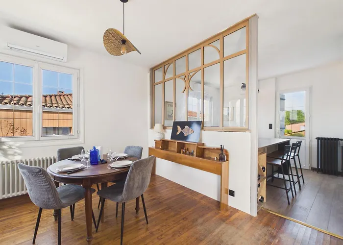 Holiday home Maison Confort Pour 8 Avec Jardin *