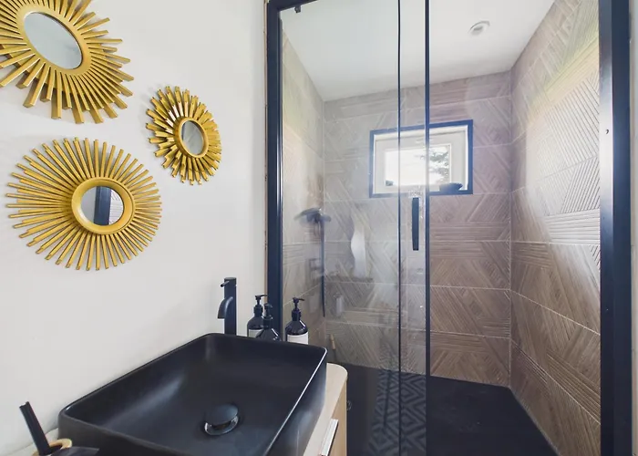 Holiday home Maison Confort Pour 8 Avec Jardin