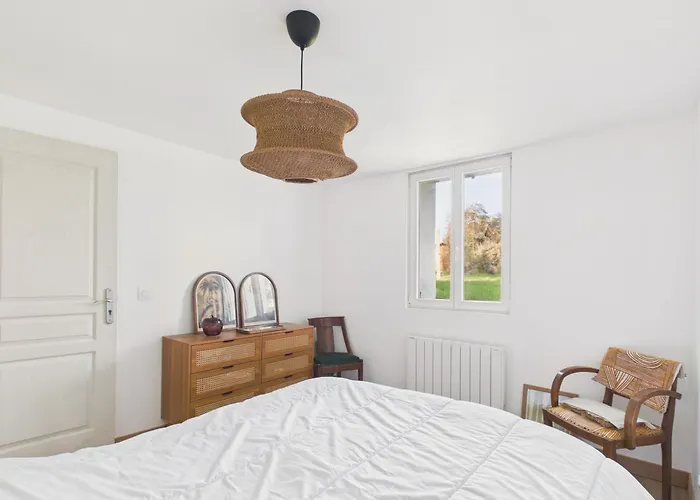 Holiday home Maison Confort Pour 8 Avec Jardin *